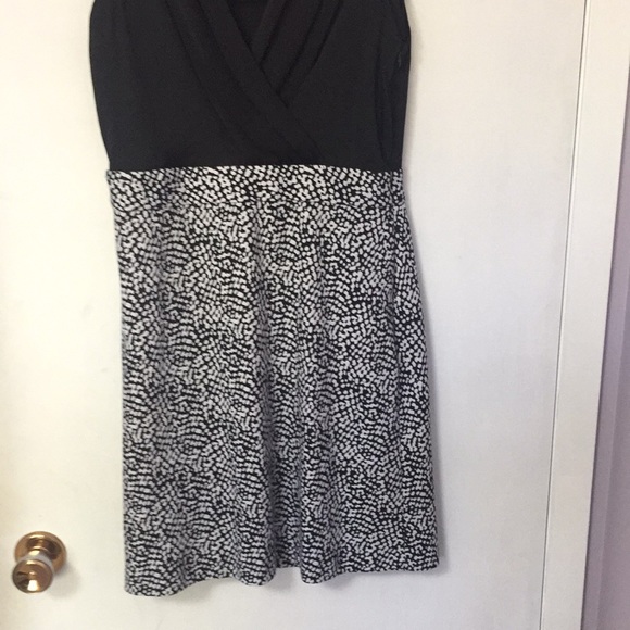 Jacob Black & White Dress - Picture 4 of 10